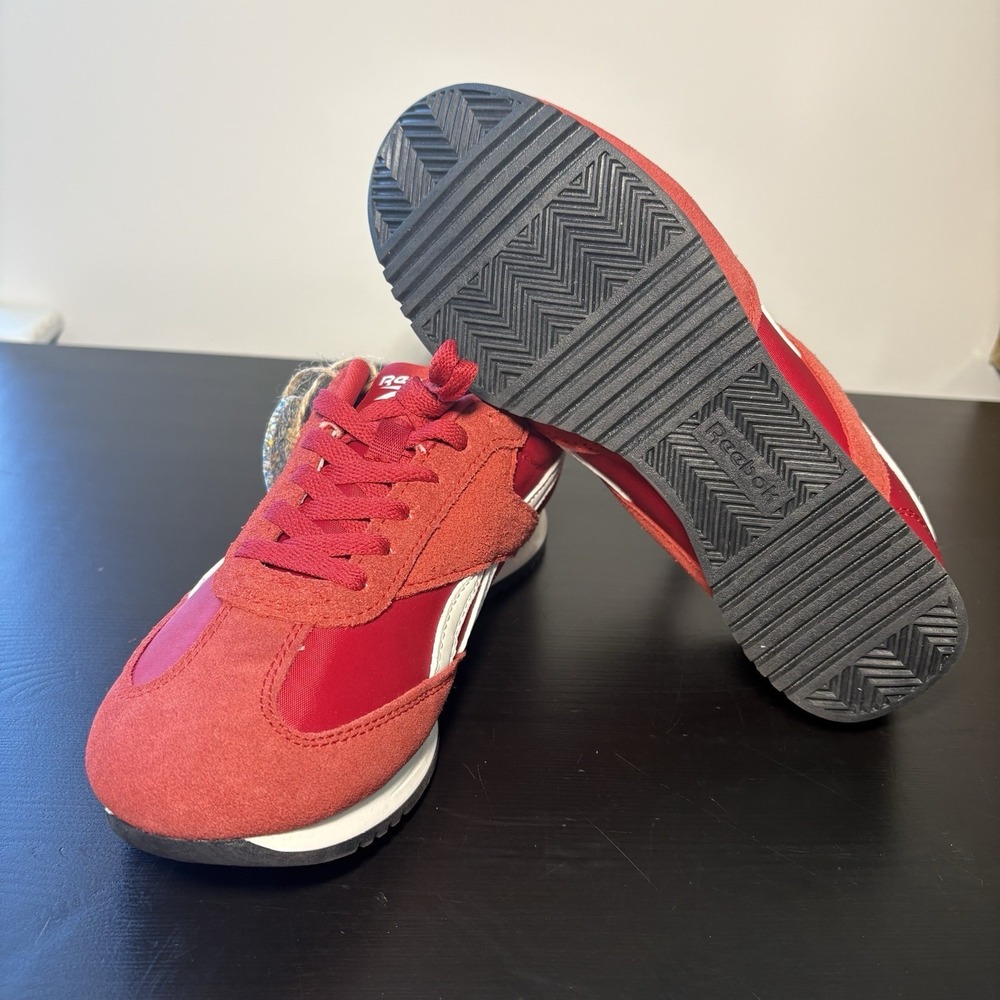 Reebok World 70 Sneaker in Red Women's Size 7.5 NWT - Picture 5 of 5